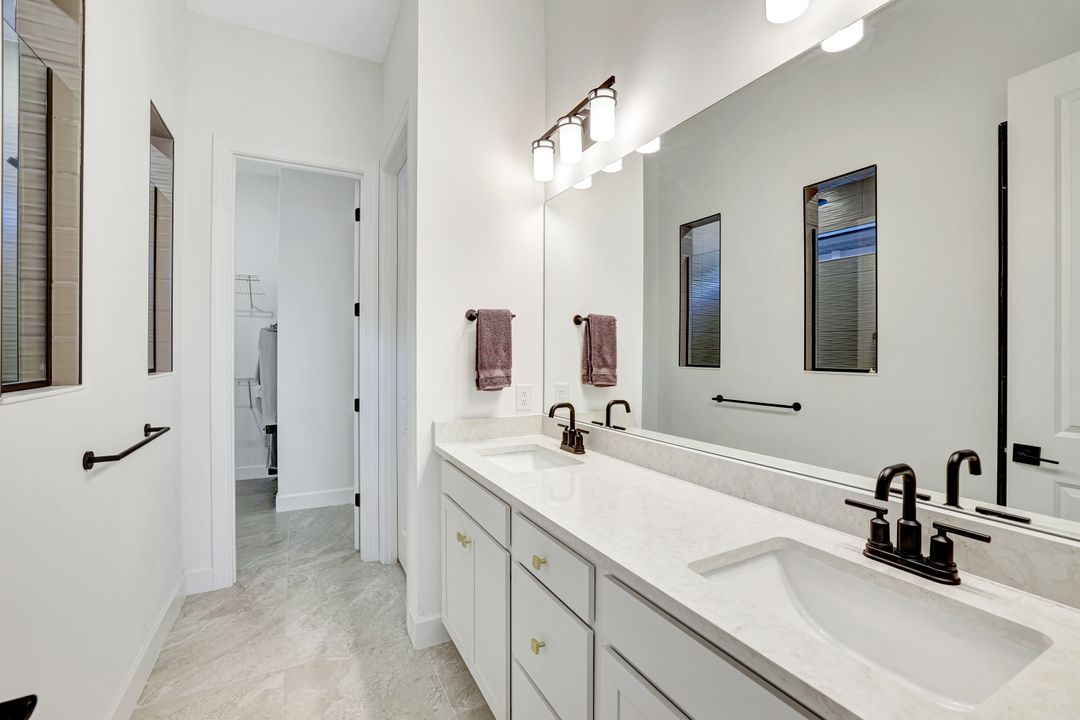 10112 Seaside Wy, Bonita Springs, FL 34135