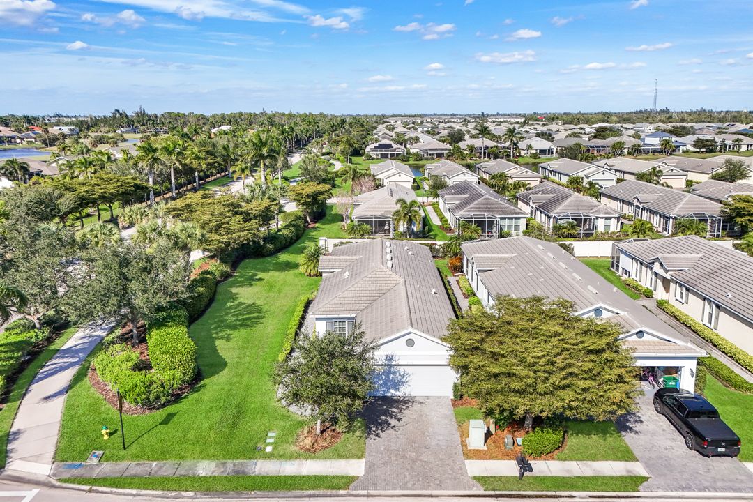 2655 Vareo Ct, Cape Coral, FL 33991