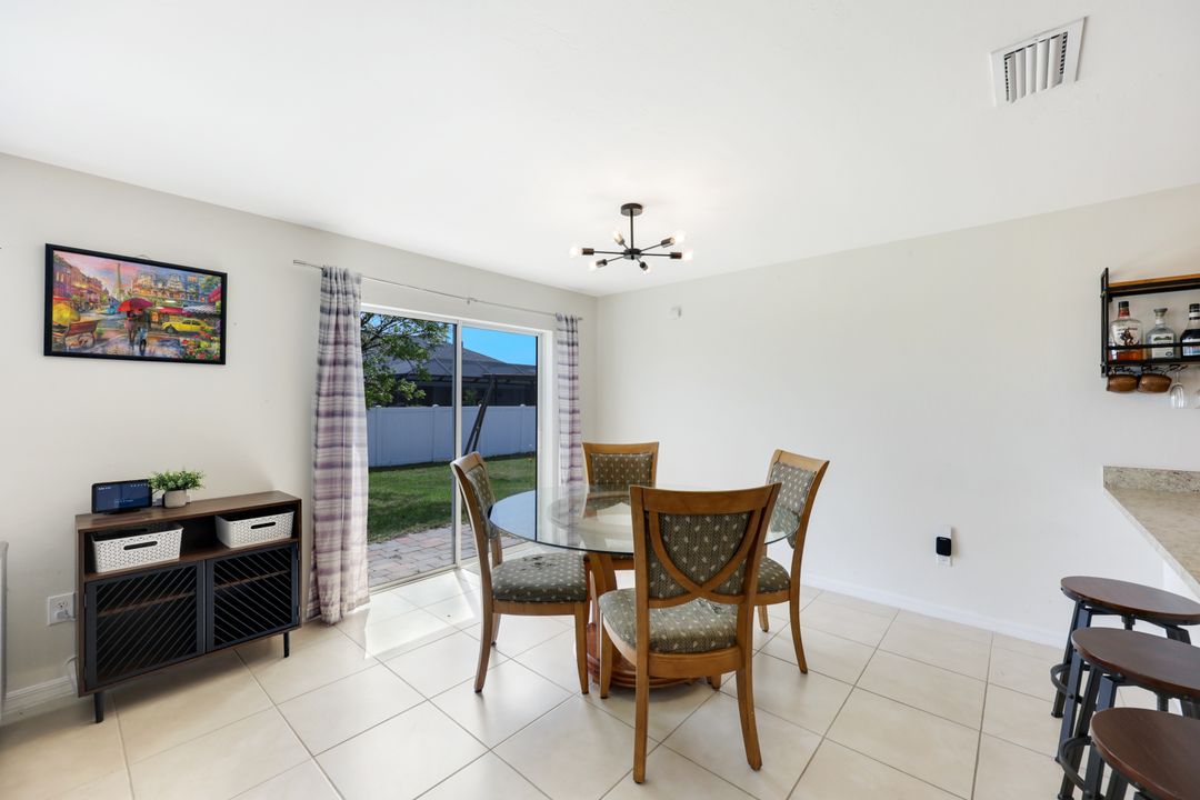 4424 NE 10th Ct, Cape Coral, FL 33909