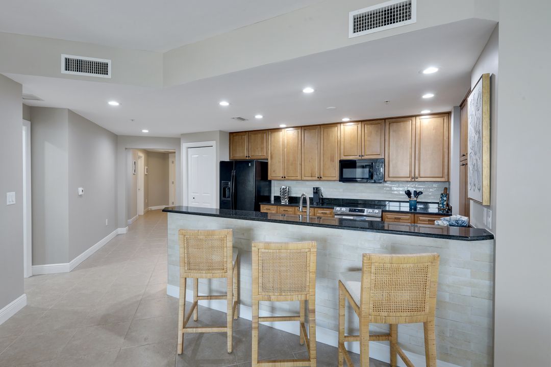 5793 Cape Harbour Dr #1212, Cape Coral, FL 33914