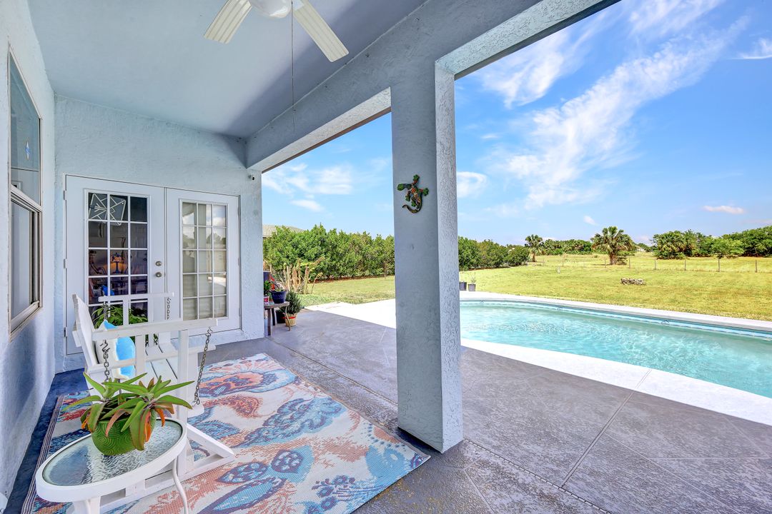 2525 39th Ave NE, Naples, FL 34120