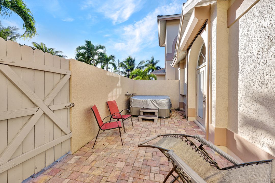 907 SW 51st Terrace, Cape Coral, FL 33914