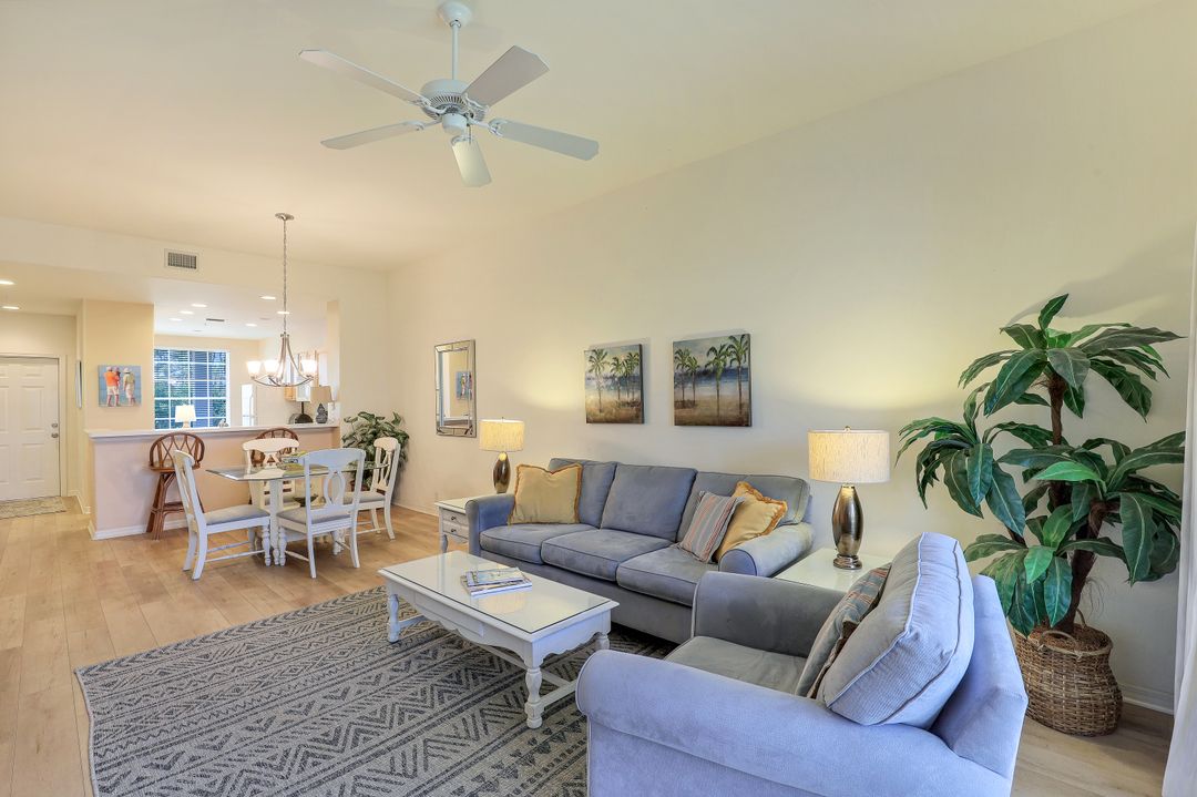 8223 Parkstone Pl #304, Naples, FL 34120