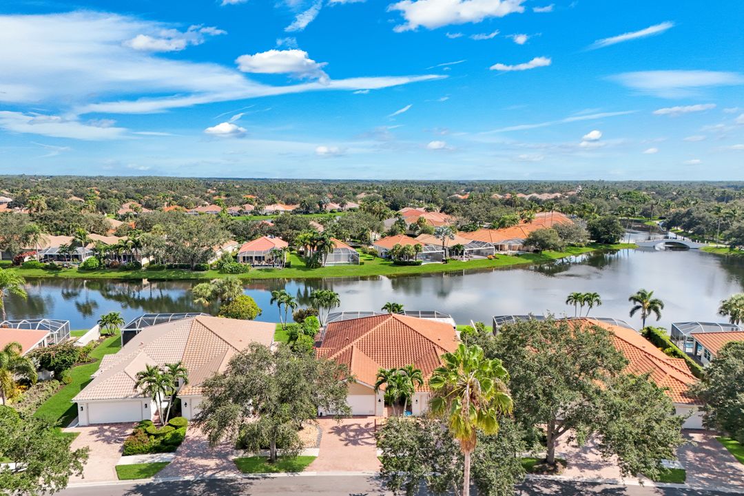 5808 Drummond Way, Naples, FL 34119