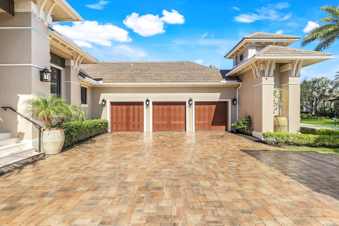 26180 Woodlyn Dr, Bonita Springs, FL 34134