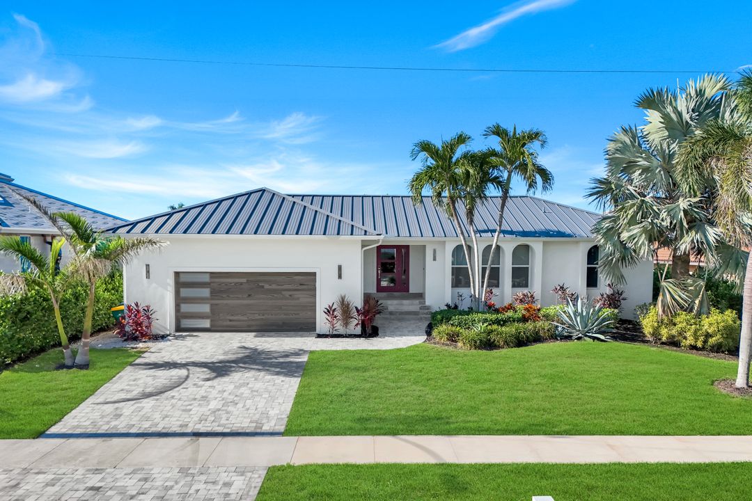 819 Perrine Ct, Marco Island, FL 34145