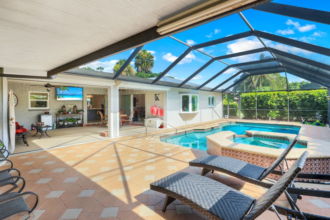 27984 Carl Cir, Bonita Springs, FL 34135