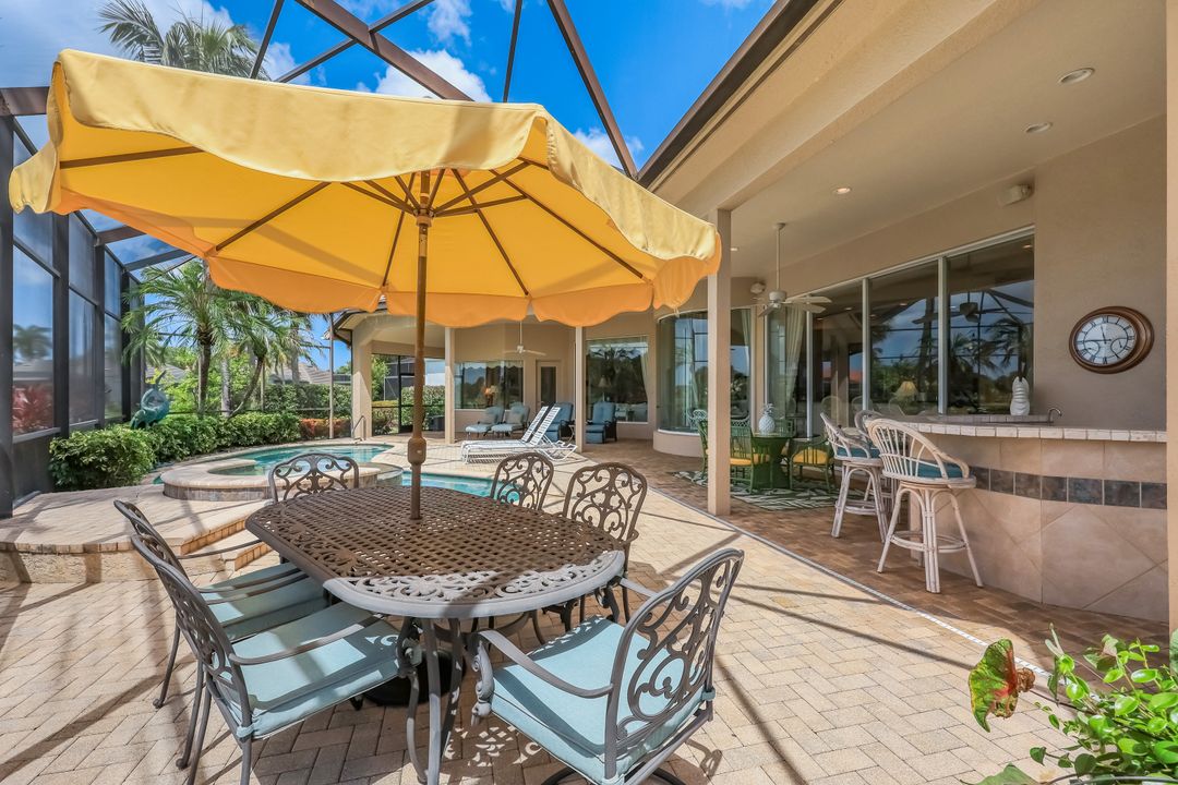 2988 St Barnabas Ct, Naples, FL 34105