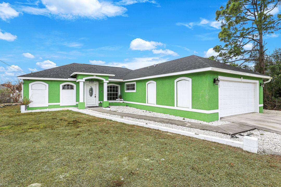 2917 4th St SW, Lehigh Acres, FL 33976