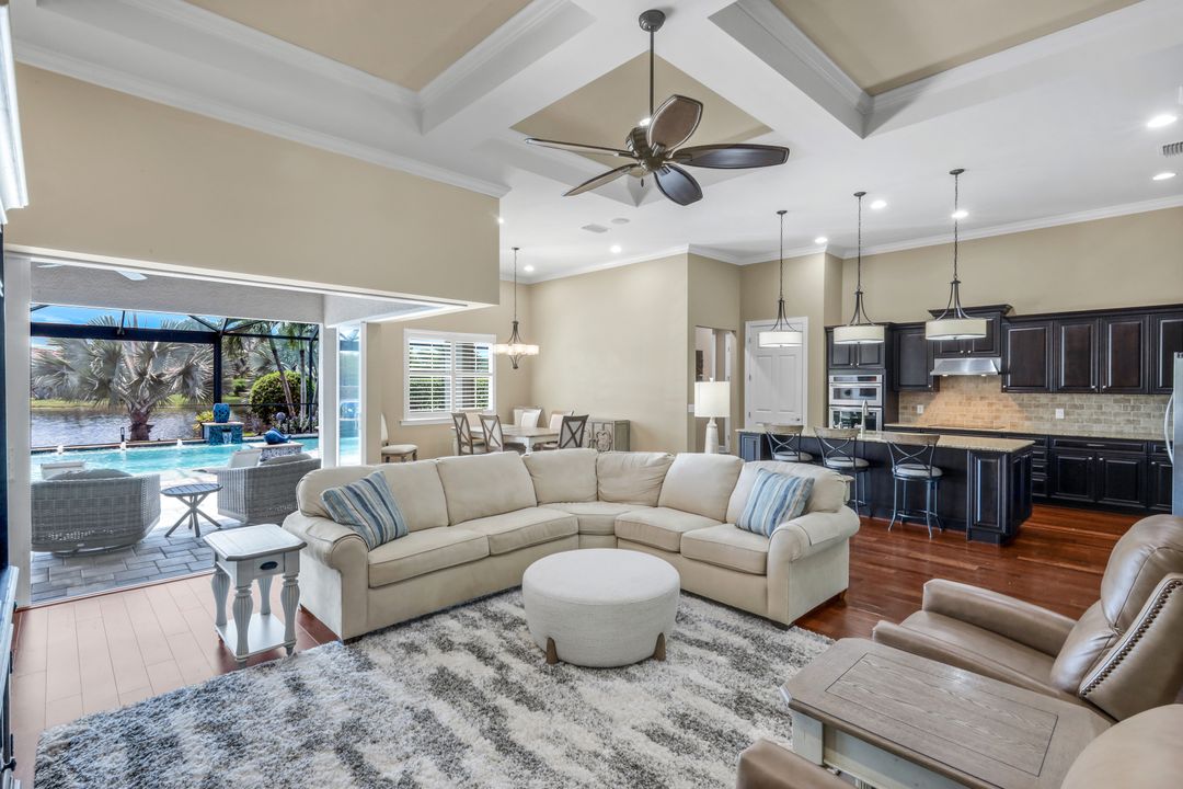 9180 Ores Cir, Naples, FL 34120