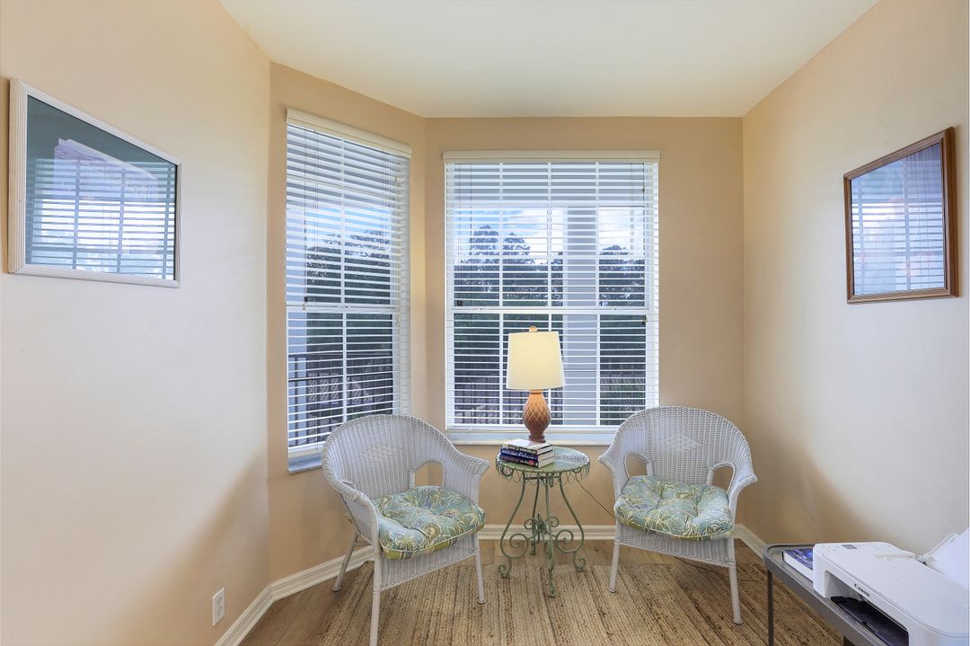 8223 Parkstone Pl #304, Naples, FL 34120