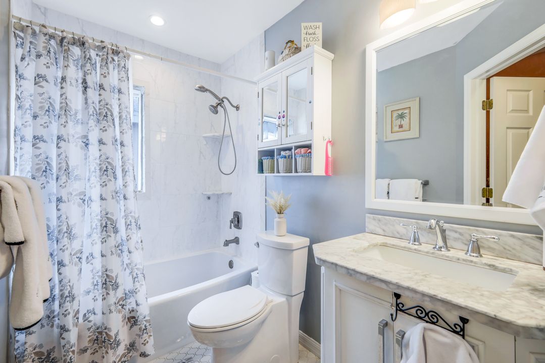 7713 Ahoy Ave, Naples, FL 34109