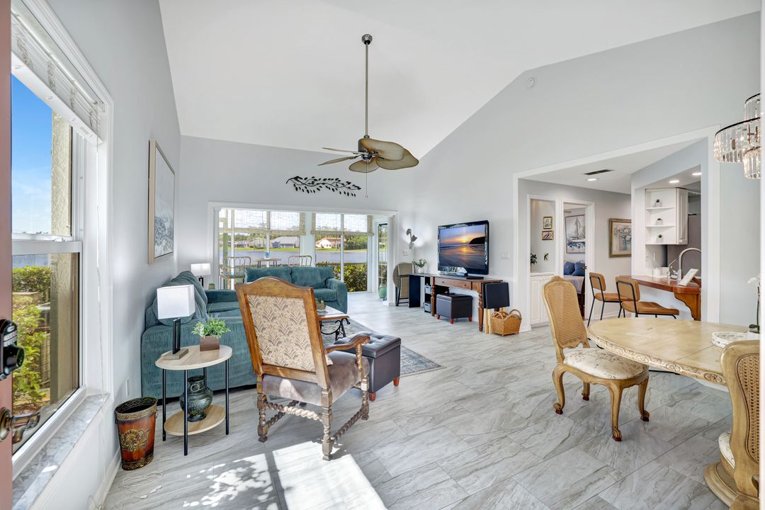 613 Windsor Sq #101, Naples, FL 34104