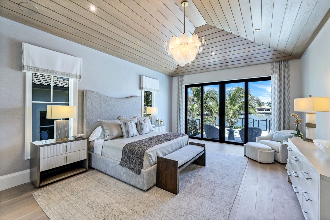 403 Neapolitan Way, Naples, FL 34103