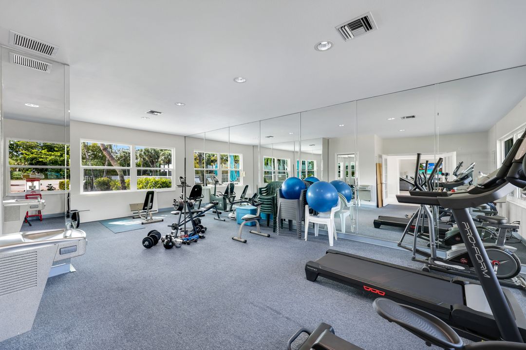 2110 Cay Lagoon Dr #122, Naples, FL 34109