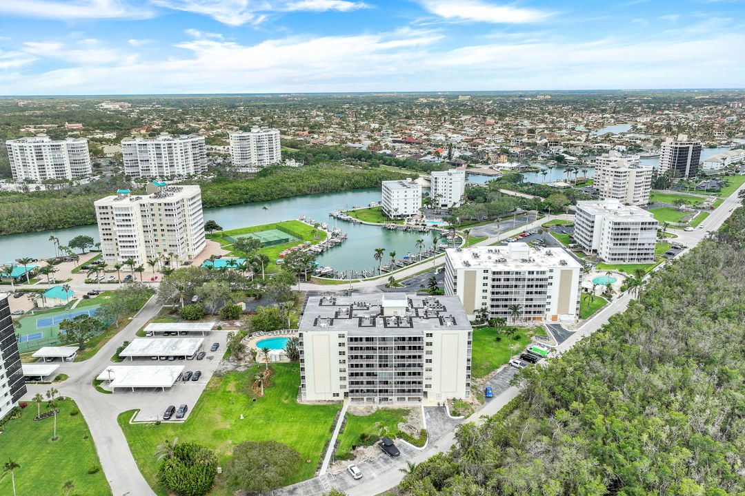 5 Bluebill Ave APT 506, Naples, FL 34108