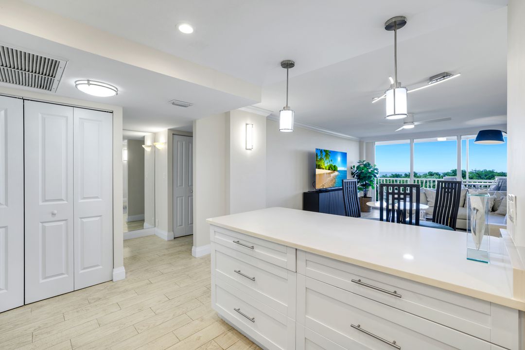 5 Bluebill Ave #506, Naples, FL 34108