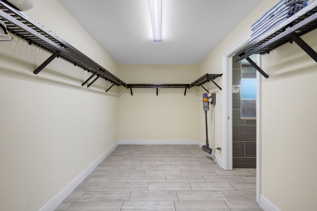 27741 Roslin Dr, Bonita Springs, FL 34135