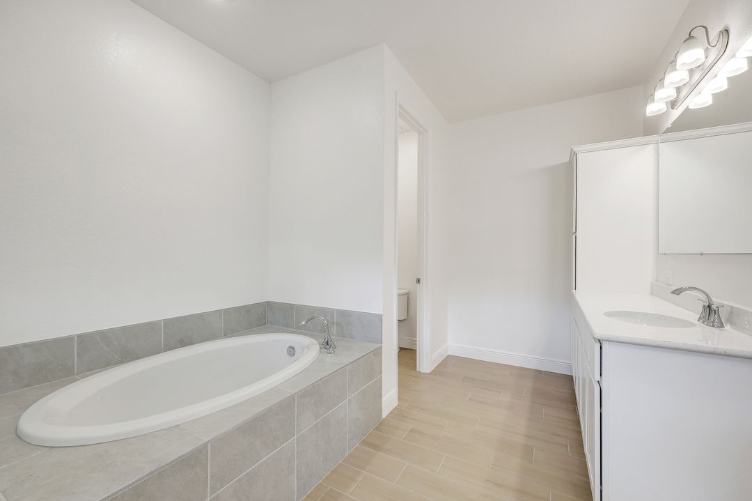 2614 54th Ave NE, Naples, FL 34120