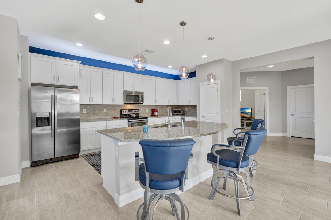 15213 Butler Lake Dr, Naples, FL 34109