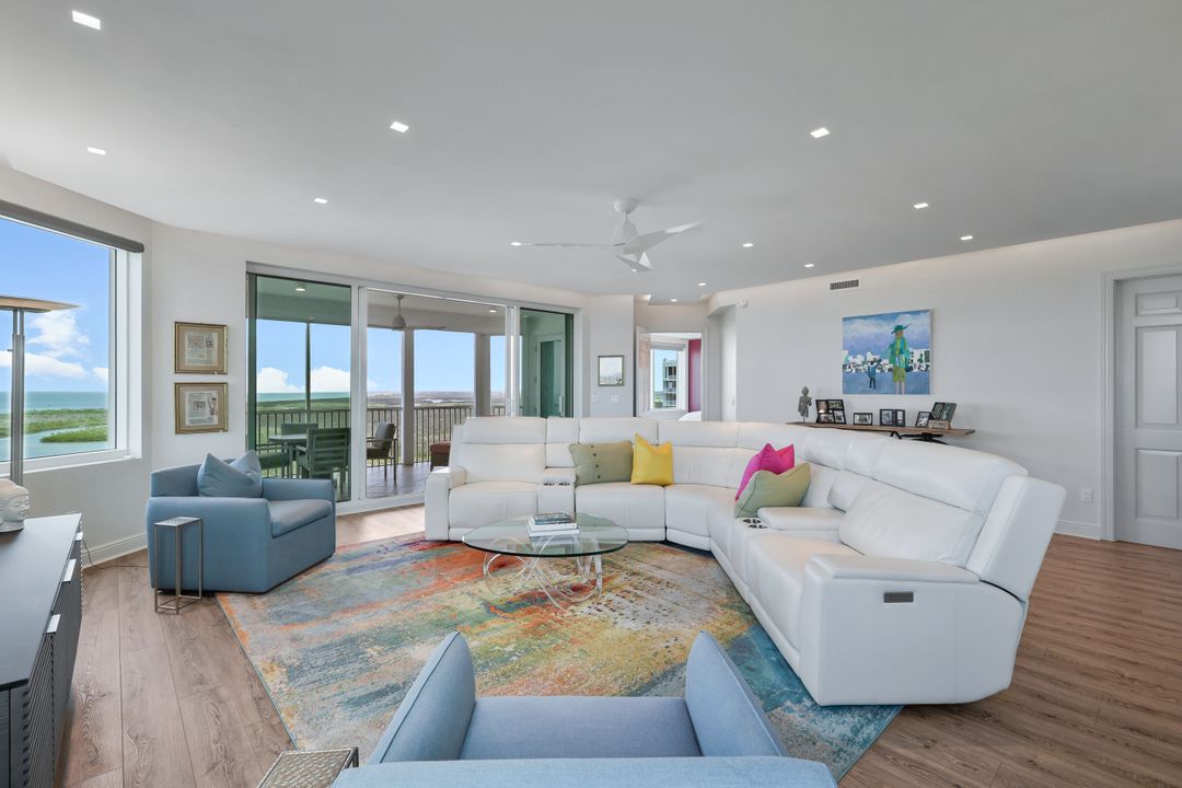 275 Indies Way #1701, Naples, FL 34110