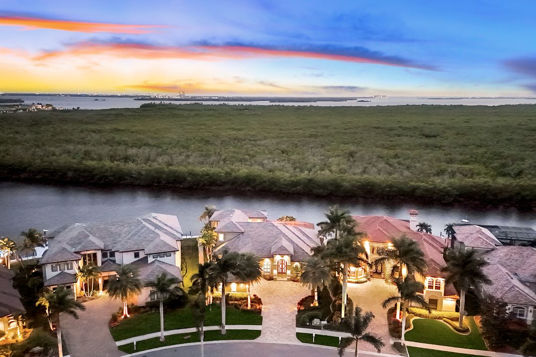 5817 Harbour Cir, Cape Coral, FL 33914