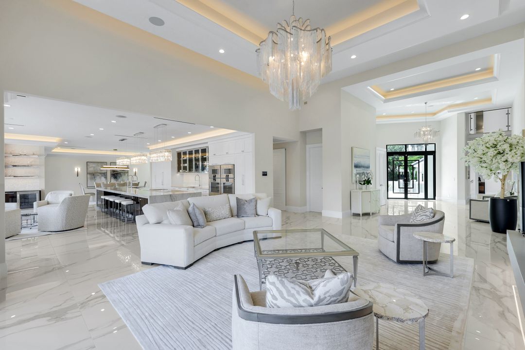 4900 Gulf Shore Blvd N, Naples, FL 34103