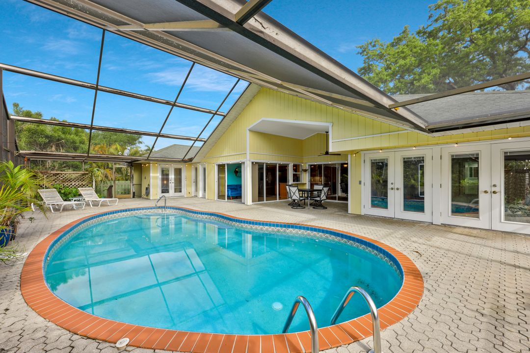10370 Main Dr, Bonita Springs, FL 34135
