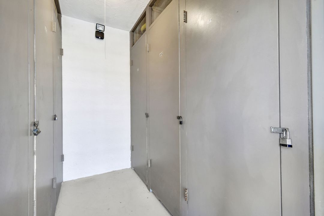 3200 Gulf Shore Blvd N #401, Naples, FL 34103