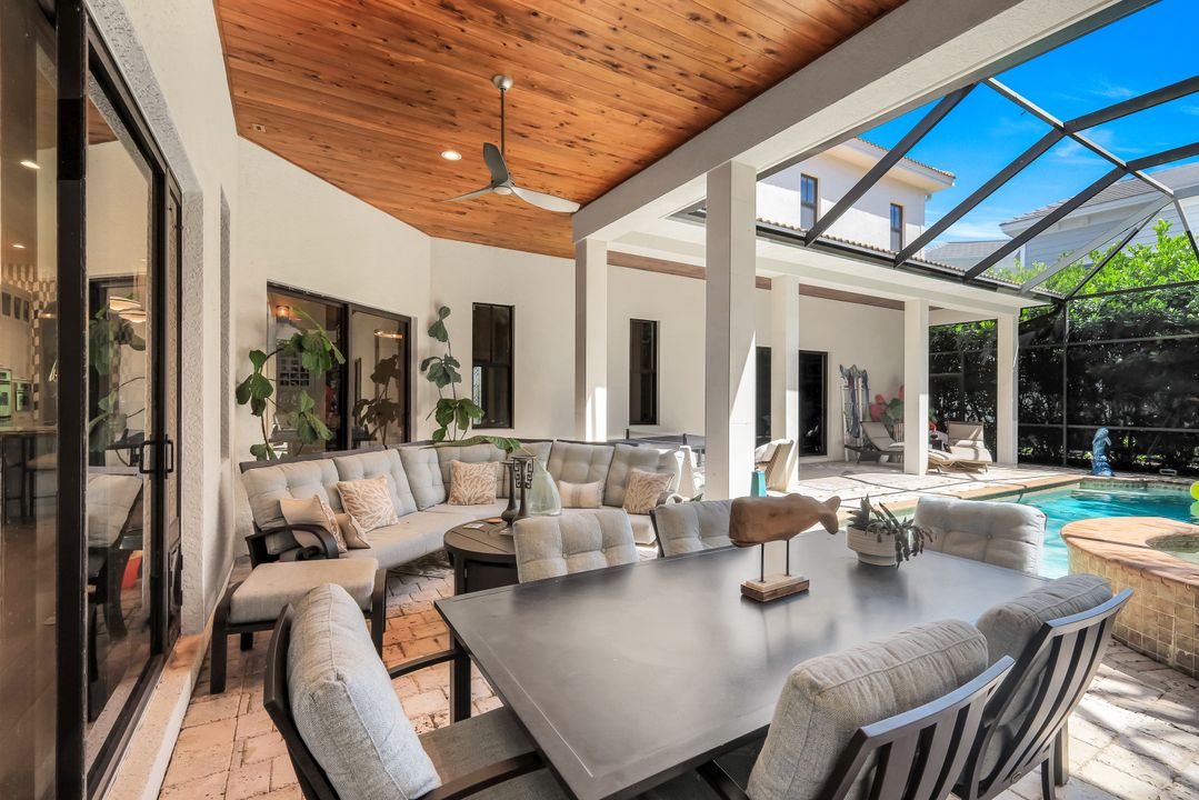 1455 Hemingway Pl, Naples, FL 34103