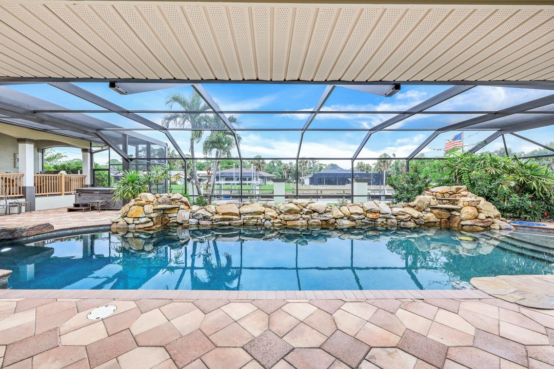 1838 Whitecap Cir, North Fort Myers, FL 33903