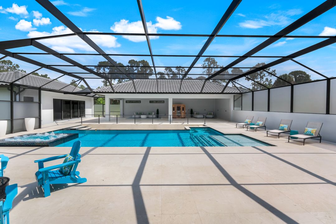 333 12th Ave NE, Naples, FL 34120