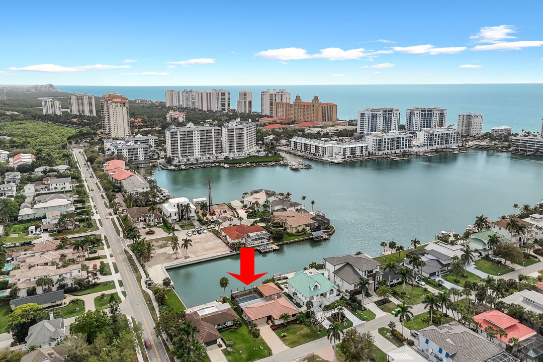 480 Oak Ave, Naples, FL 34108