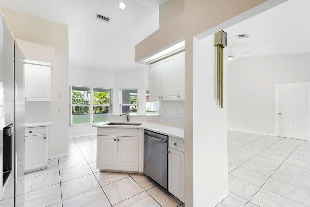 204 SE 19th Terrace, Cape Coral, FL 33990