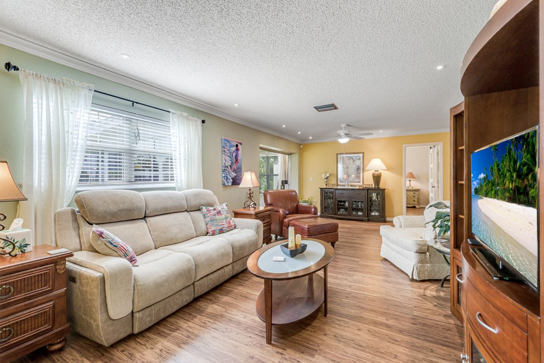 7079 Cedarhurst Dr, Fort Myers, FL 33919