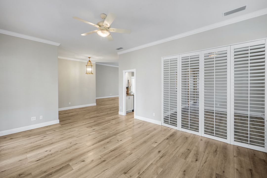 4362 Queen Elizabeth Way, Naples, FL 34119