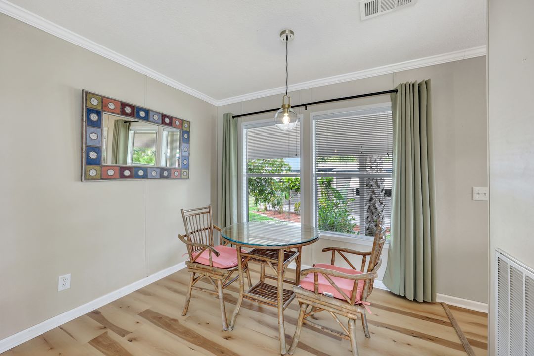 524 Menton Ln, Naples, FL 34112