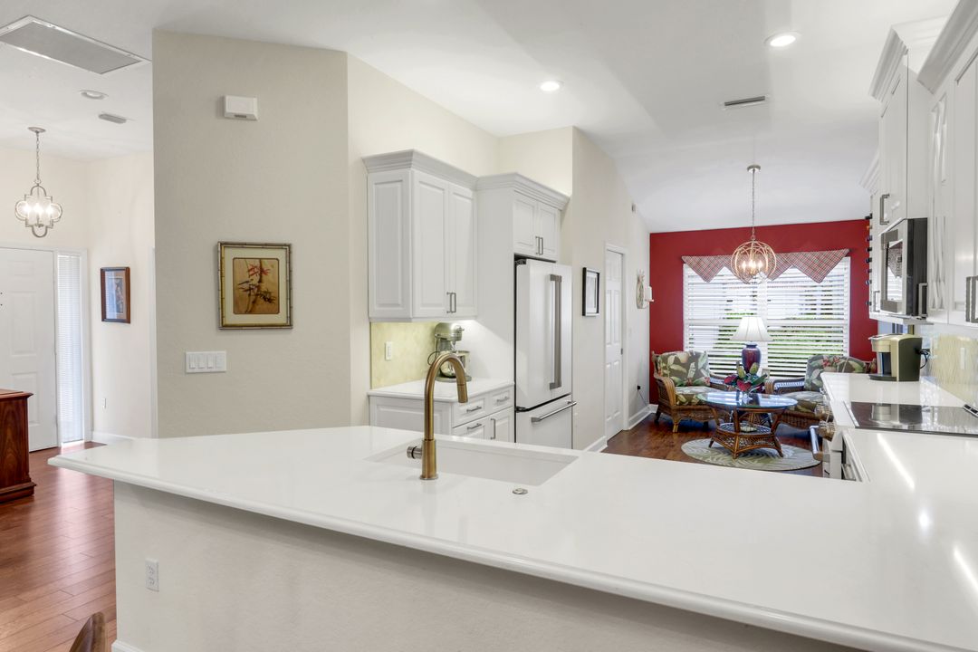 5867 Northridge Dr, Naples, FL 34110