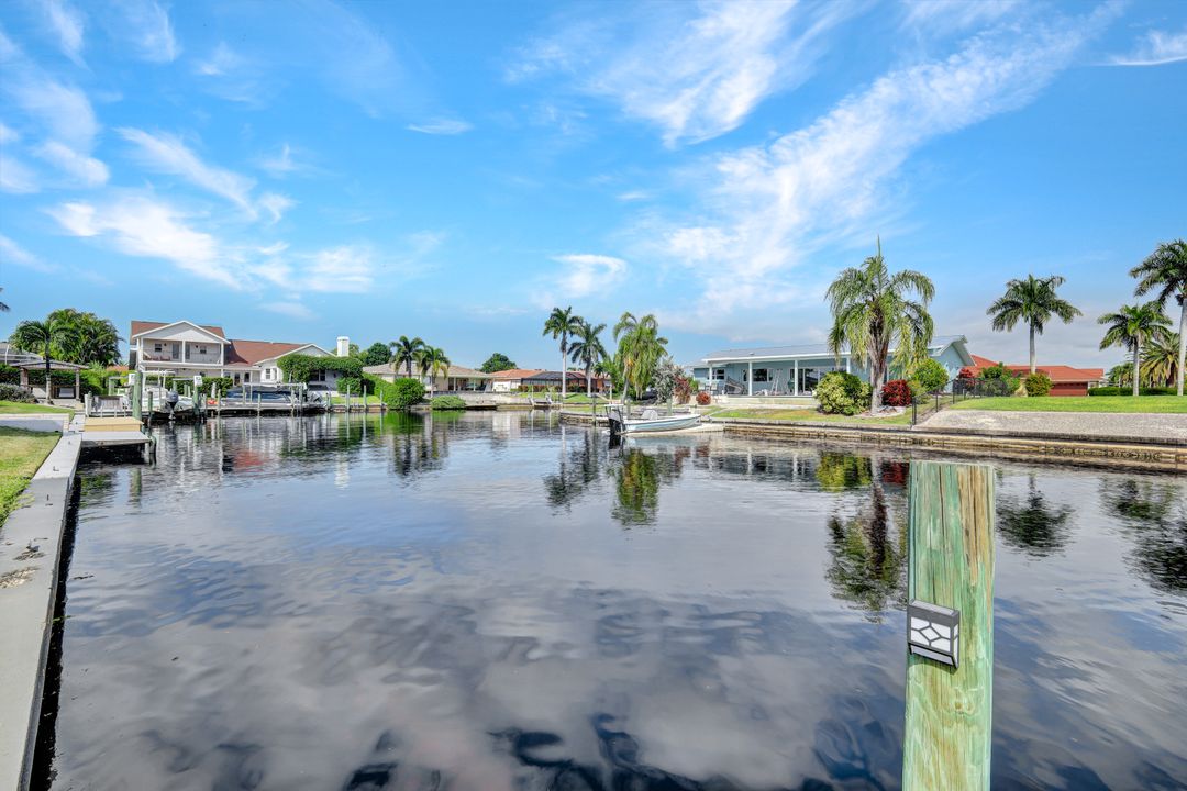 2033 SE 27th Terrace, Cape Coral, FL 33904