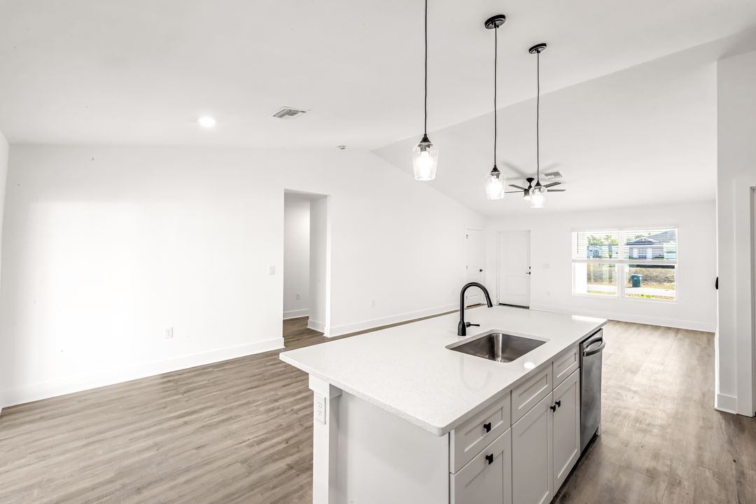 1702 NW 5th Pl, Cape Coral, FL 33993