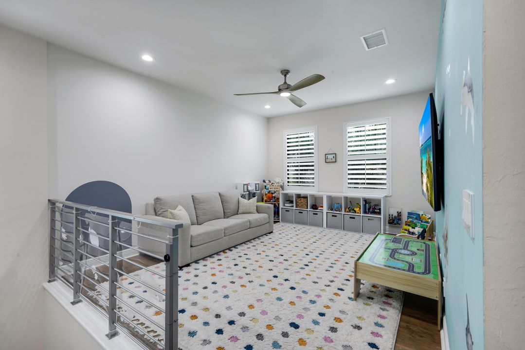 4118 Raffia Dr, Naples, FL 34119