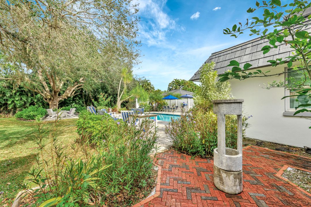 7060 Hendry Creek Dr, Fort Myers, FL 33908