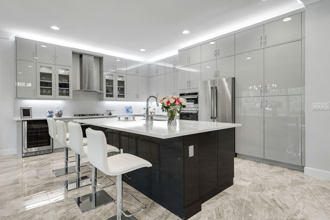 12033 Azalea Wy, Naples, FL 34120