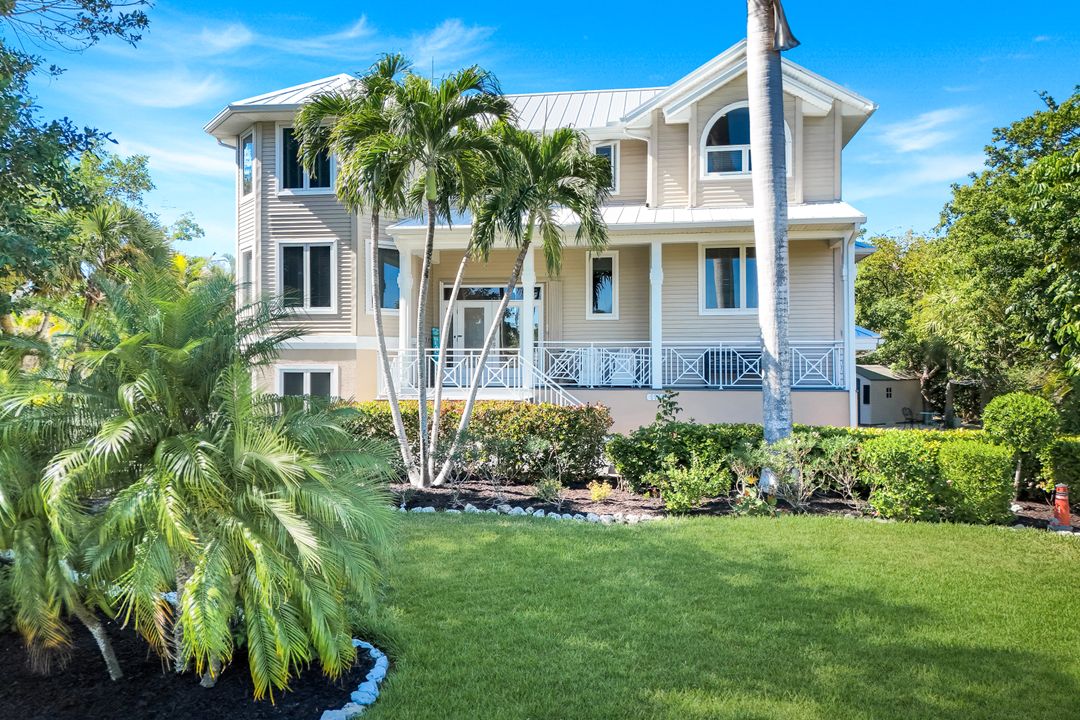 1111 Schooner Pl, Sanibel, FL 33957