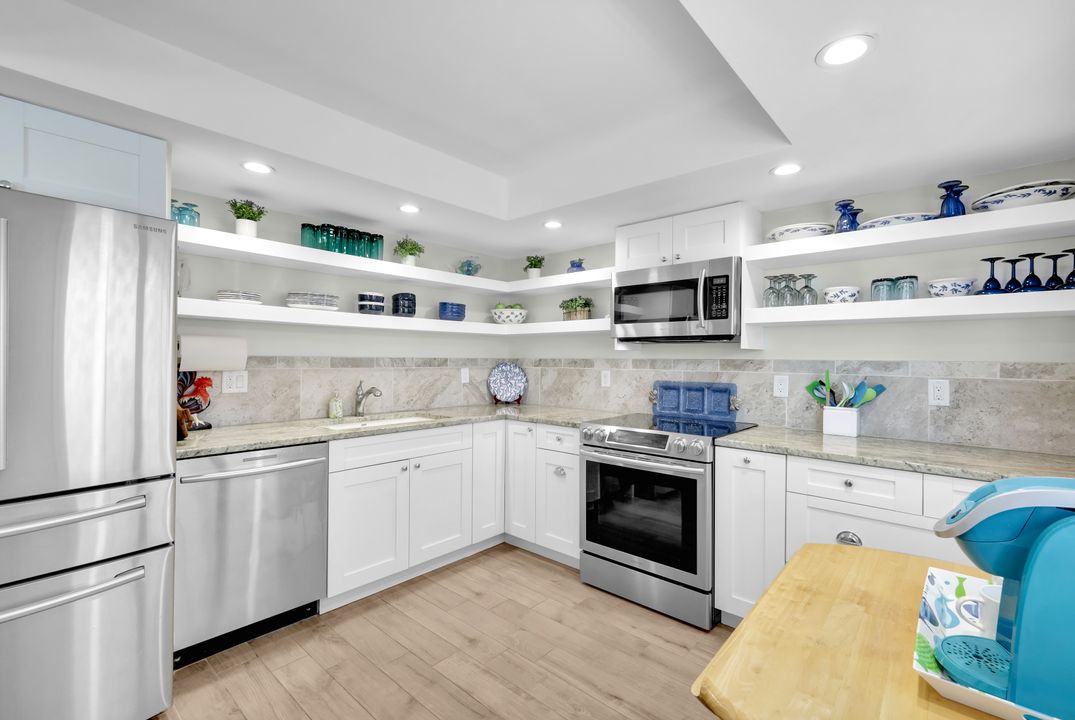 196 Albi Rd #5, Naples, FL 34112