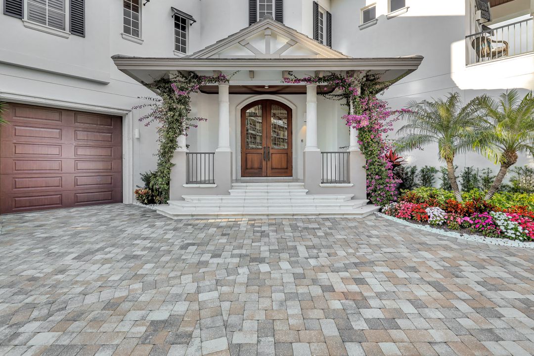 103 Guadeloupe Ln, Bonita Springs, FL 34134