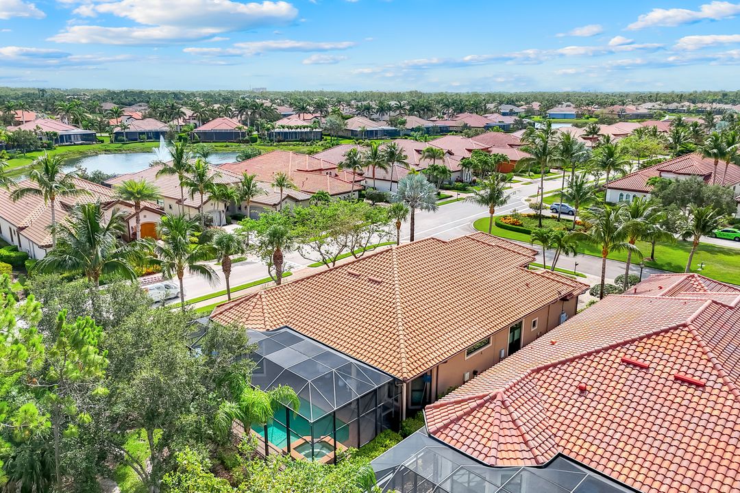 6419 Vivaldi Ct, Naples, FL 34113