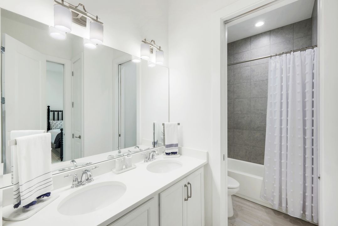 14574 Regatta Ln, Naples, FL 34114