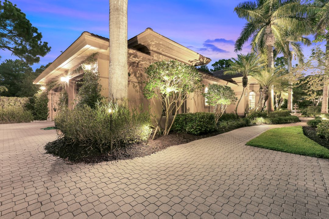12099 Collier's Reserve Dr, Naples, FL 34110