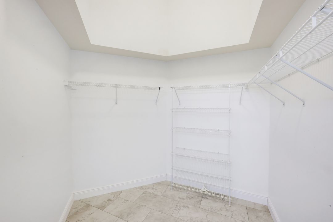 4940 Deerfield Way #201, Naples, FL 34110